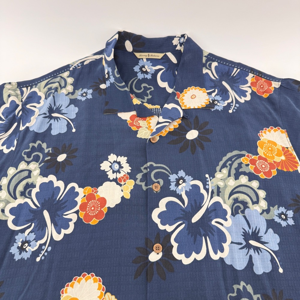 Tommy Bahama Button Up Shirt Men XL Blue Floral 100% Silk Hibiscus Aloha - Picture 2 of 7